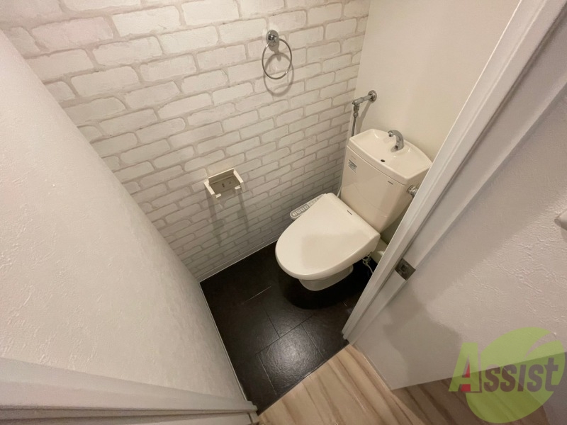 トイレ　こちらはトイレです。清潔感があり、安心して使用できます。