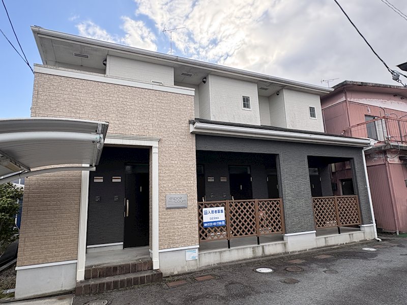 建物外観　木造2階建てアパートです