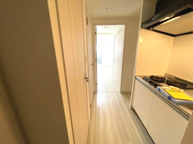 キッチン　同建物反転タイプを表示しています