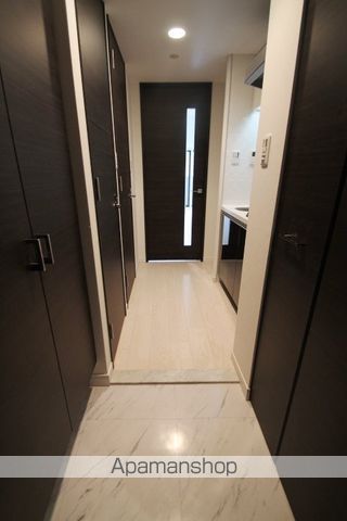 スワンズシティ大手前ソレイユの玄関写真