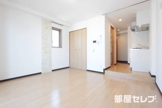 居室・リビング　広く使えるお部屋です
