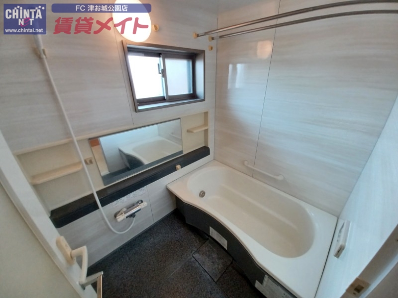 バス・シャワールーム　別部屋反転画像参考