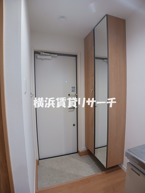 ファーストシーンの玄関写真
