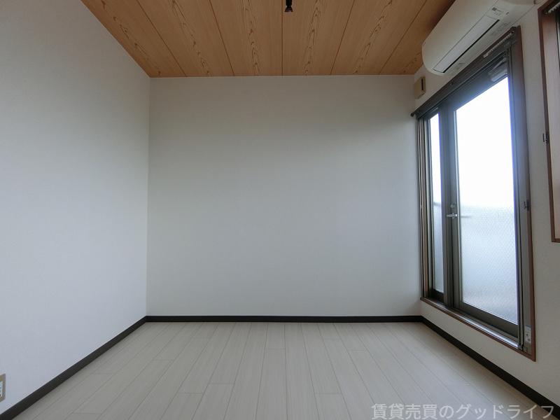 GARNET RESIDENCE MIYAの居間写真