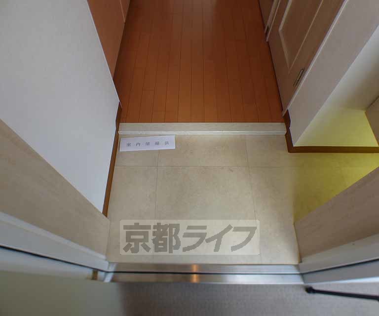 下鴨グランドビルの玄関写真