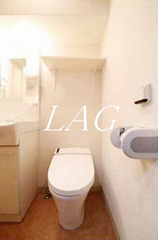 ドゥシェルIのトイレ写真