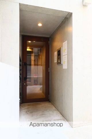 東京メトロ副都心線 池袋駅 徒歩5分 4階建 築8年の外観写真