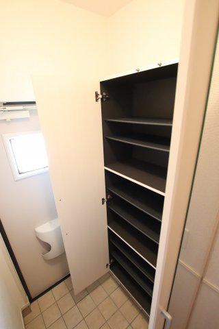 収納　シューズボックス