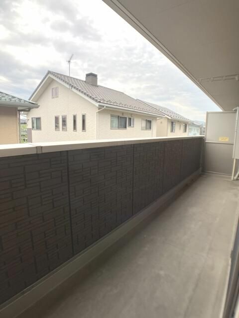 バルコニー　写真は別の部屋のものです。