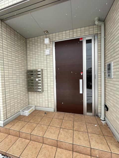 エントランス　写真は別の部屋のものです。