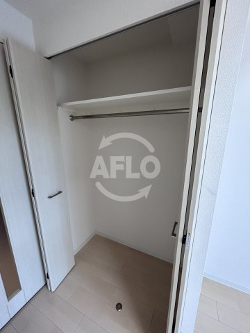 収納　エステムコート新大阪VIIIレヴォリス　クローゼット
