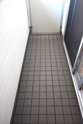 バルコニー　※左右反転イメージ