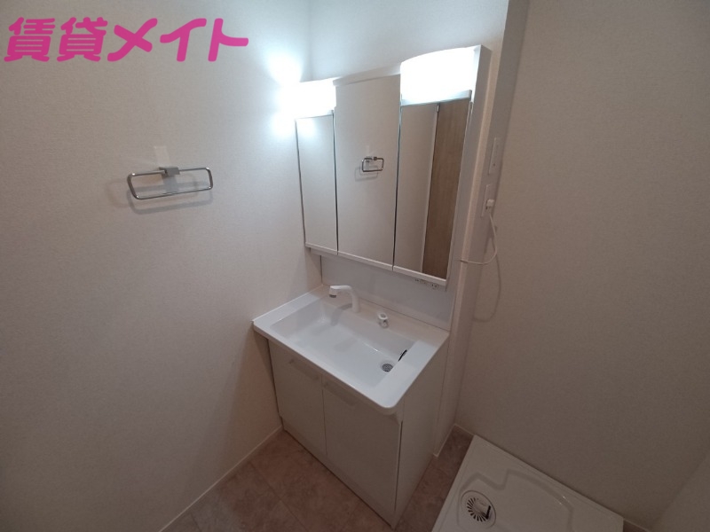 洗面設備　同型参考写真