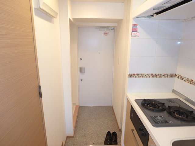 玄関　他のお部屋の参考写真となります。