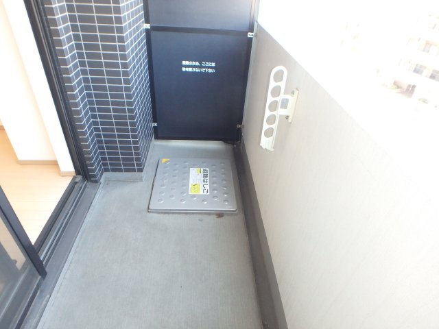 バルコニー　他のお部屋の参考写真となります。