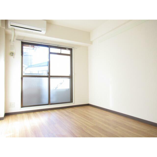 居室・リビング　同建物、別部屋の写真を使用しております。