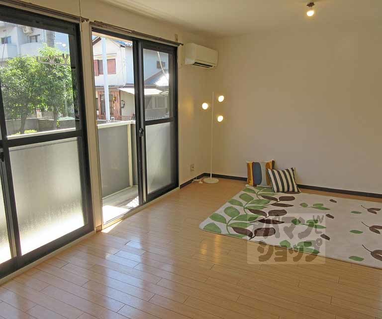 シャルム豊の居間写真