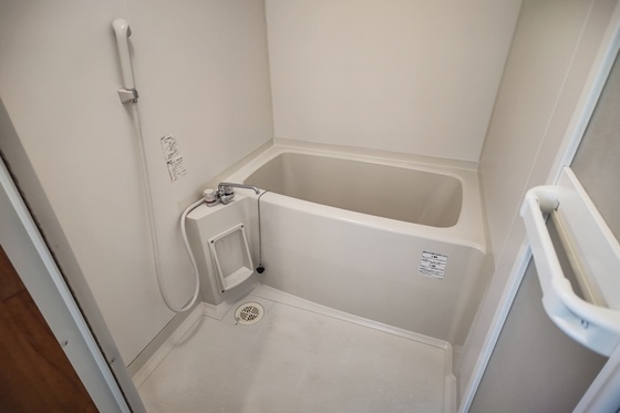 バス・シャワールーム　※別部屋の写真です