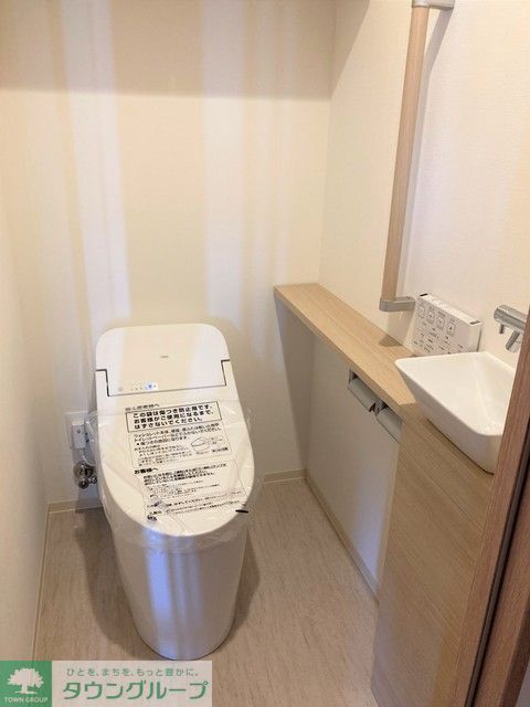 トイレ　※写真は同タイプ住戸です。