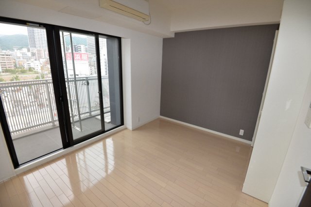 居室・リビング　写真は同マンションの別の部屋のものです