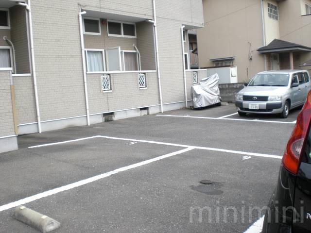 駐車場　現在空き無し