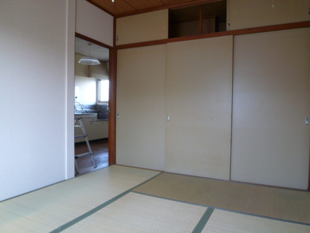 川原内ハイツAの居間写真
