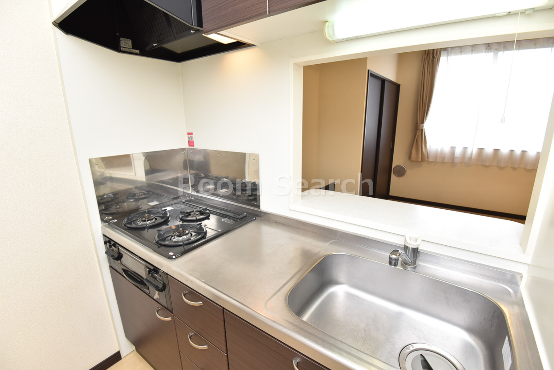 キッチン　3口ガスコンロ、システムキッチン