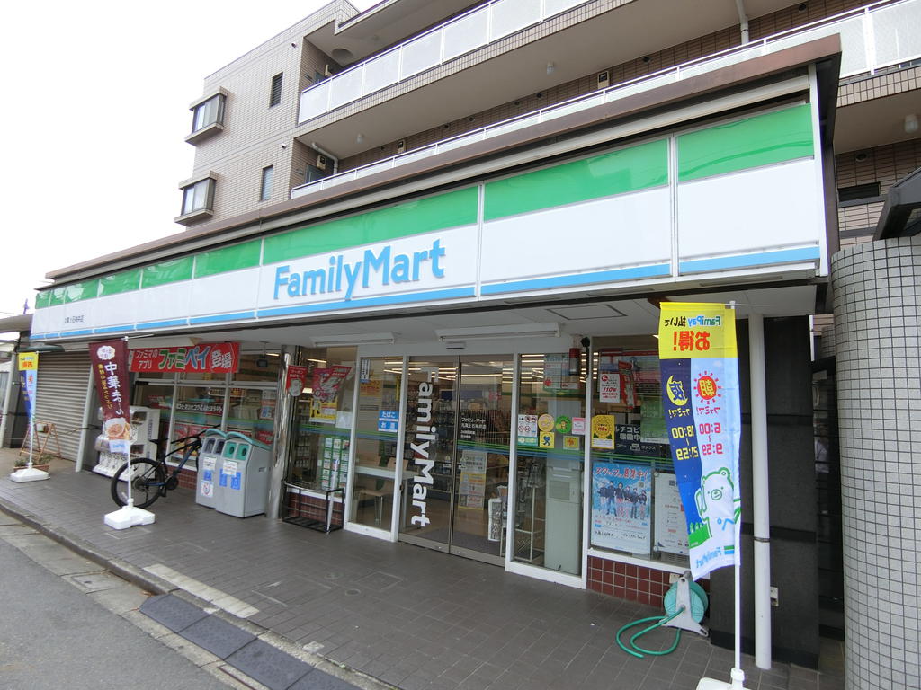 コンビニ　ファミリーマート練馬上石神井四丁目店（コンビニ）まで131m