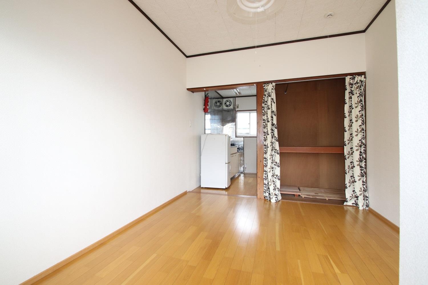 その他部屋・スペース　エアコンが1台設備でついています。