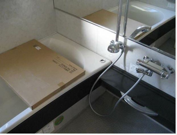 バス・シャワールーム　同物件別部屋です