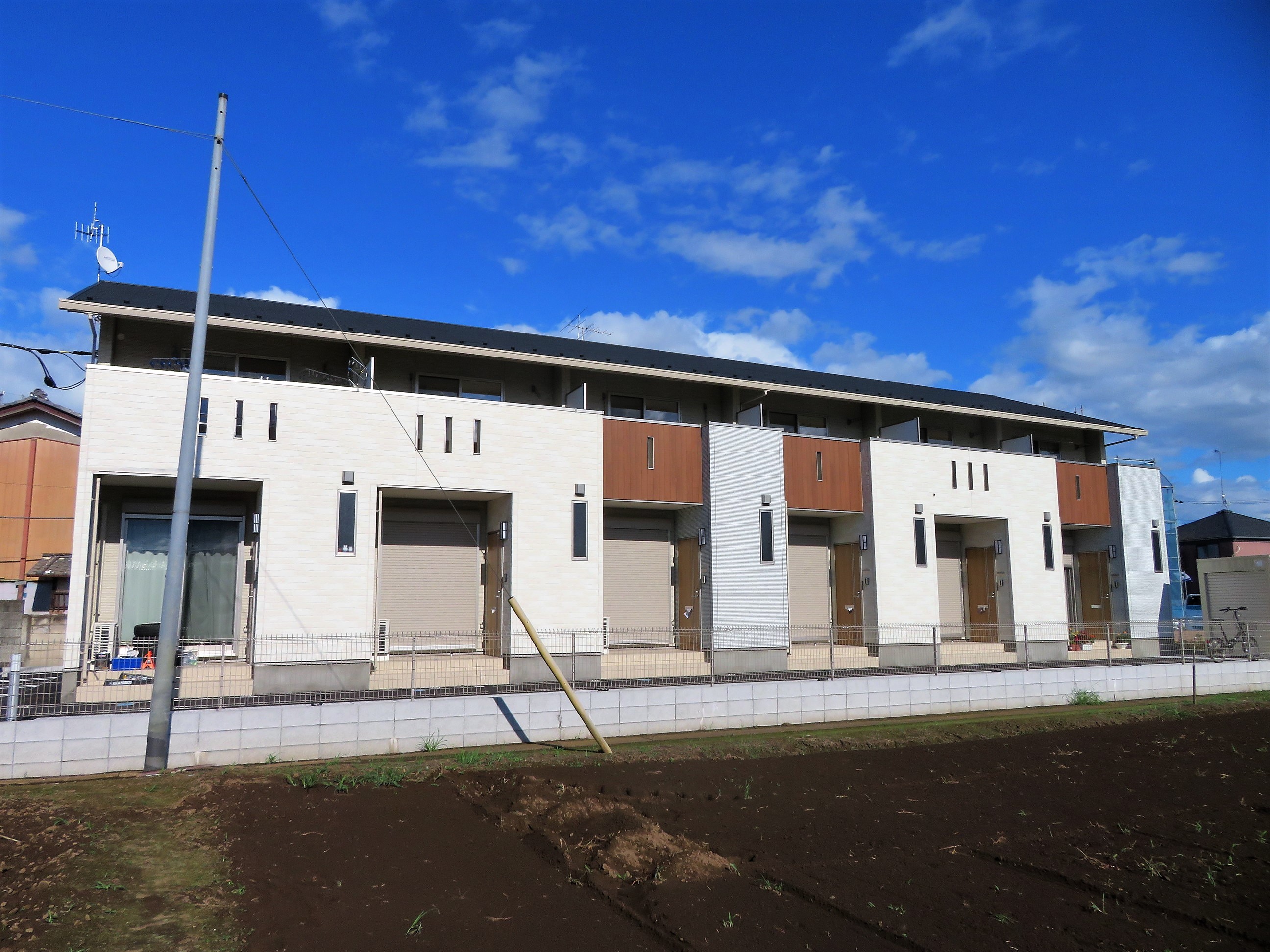 建物外観　築浅テラス物件のご紹介です！