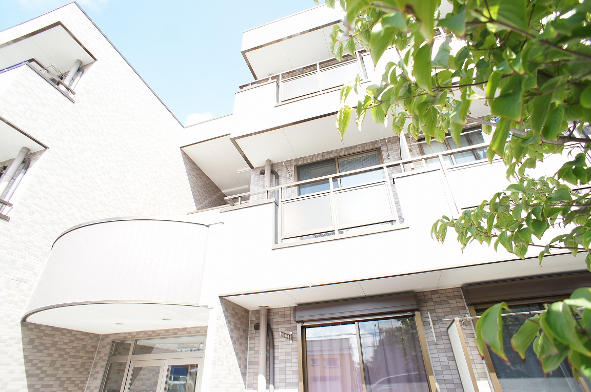 建物外観　オートロック付マンション♪