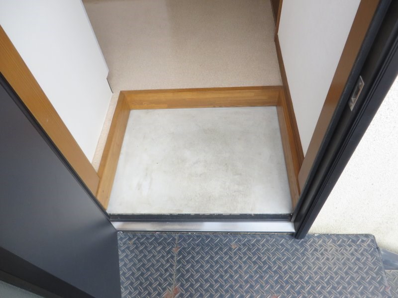 玄関　玄関から室内へ