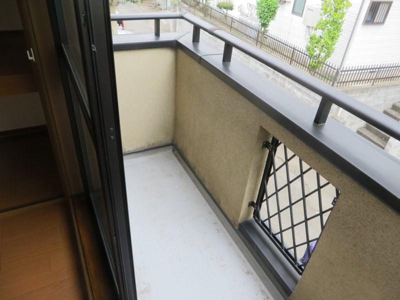 バルコニー　太陽光がたっぷり降り注ぐバルコニー