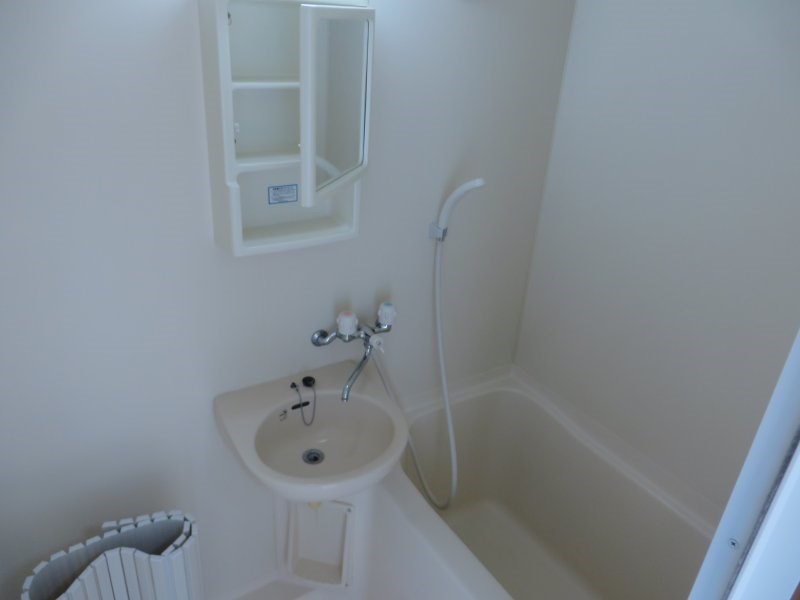 洗面設備　浴室内洗面