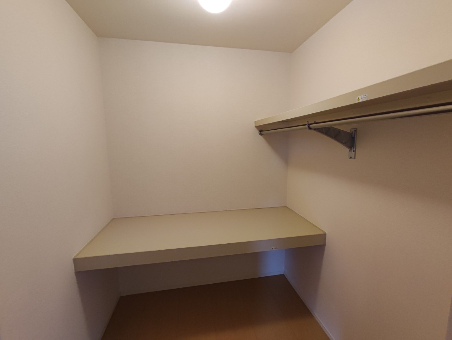 収納　参考写真　ウォークインクローゼット