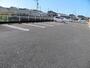 駐車場　駐車場も広く停めやすいです。