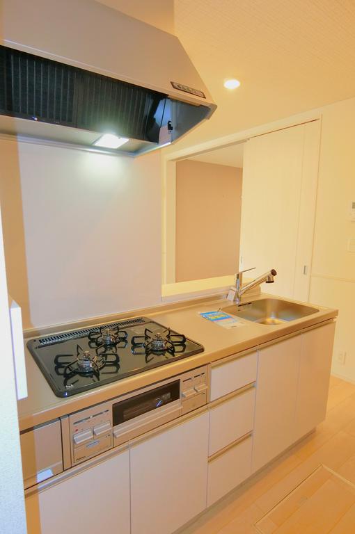 キッチン　３口システムキッチン