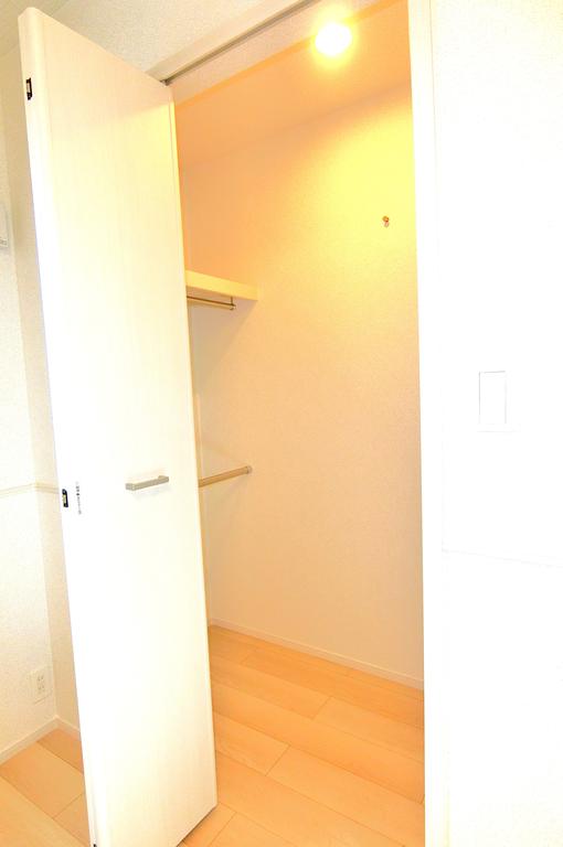 収納　ウォークインクローゼット