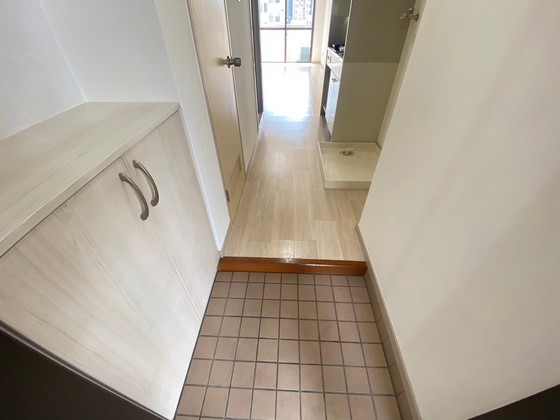 玄関　※別部屋の写真です
