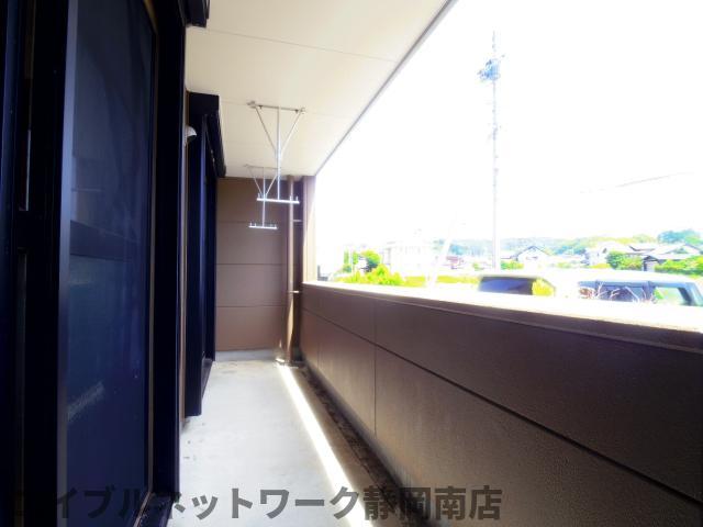 バルコニー　陽当たり良好なバルコニーです