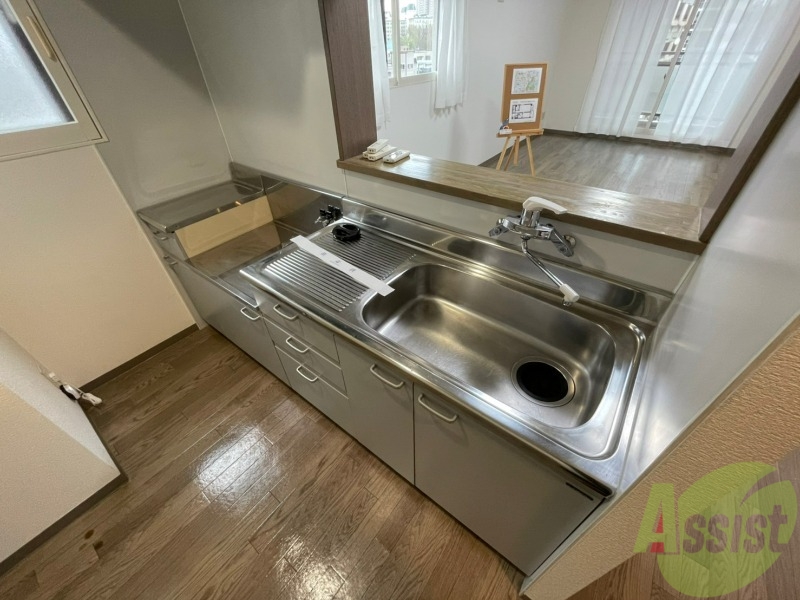 キッチン　こちらはキッチン。調理スペースもあり使いやすそうです。