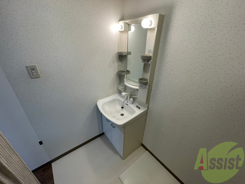 洗面設備　シャンプードレッサー。身支度はここでばっちり。