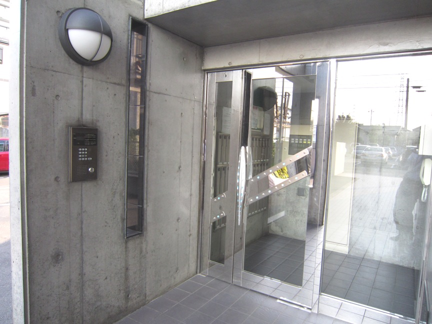 エントランス　安心のオートロック