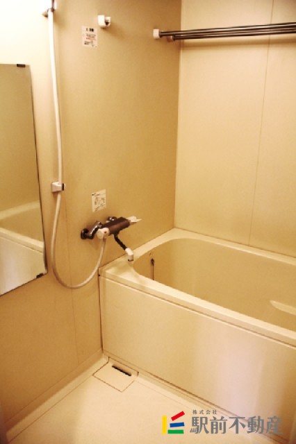 バス・シャワールーム　ゆったりバスタブ