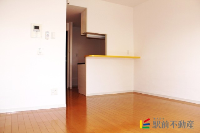 居室・リビング　カウンターキッチンです☆