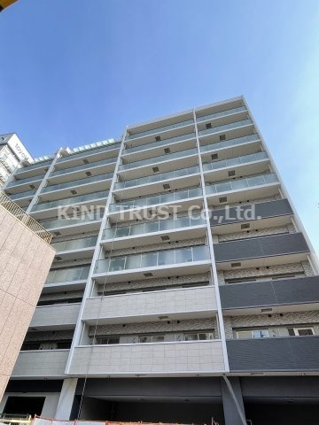 エントランス　落ち着いたエントランスです