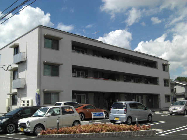 尾道市高須町のアパートの建物外観