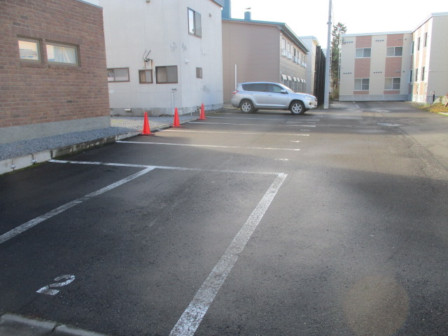 駐車場　駐車場