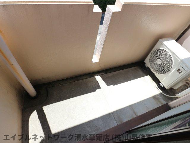 バルコニー　陽当たり良好なバルコニーです